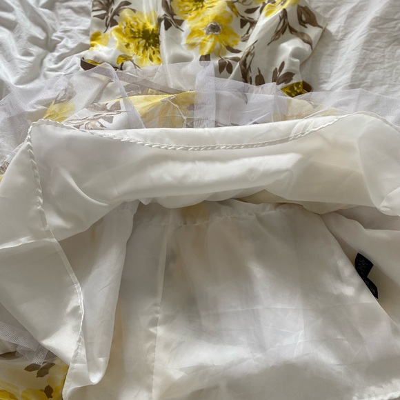 🌼Jessica Howard Designer Dress 👗14W with Gorgeous🌼Yellow Flowers. Like New 🌼 - Picture 13 of 16